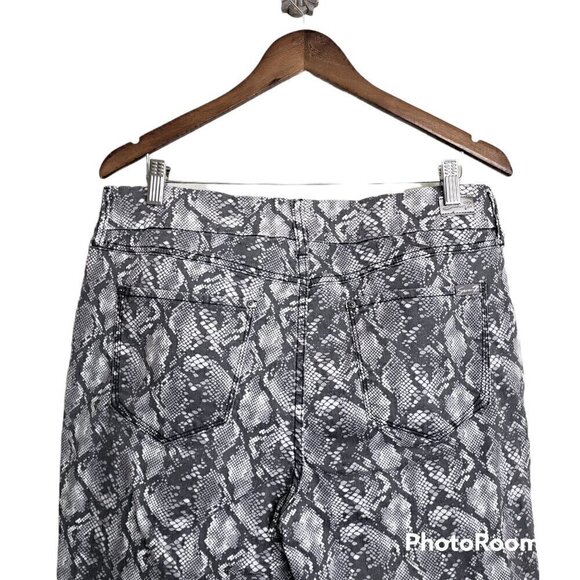 Snake print high rise gray and white skinny jeans size 16 - Picture 5 of 9